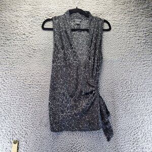 TROUVÉ Top Womens Medium Black Floral Print Wrap Sleeveless Lightweight